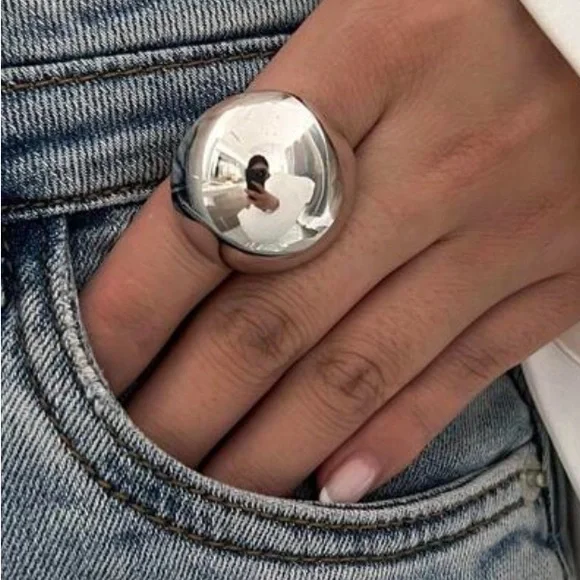 Silver Round ring - Picture 2 of 2